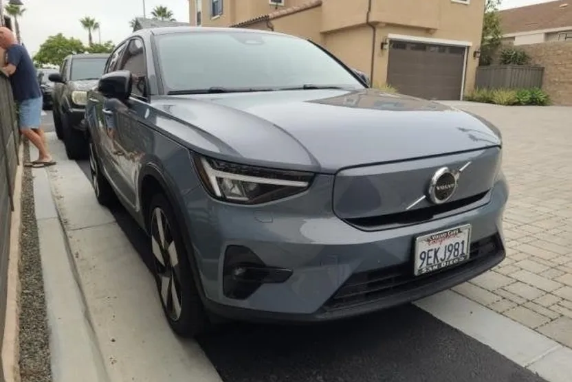 2023 Volvo C40 Recharge Ultimate photo 1