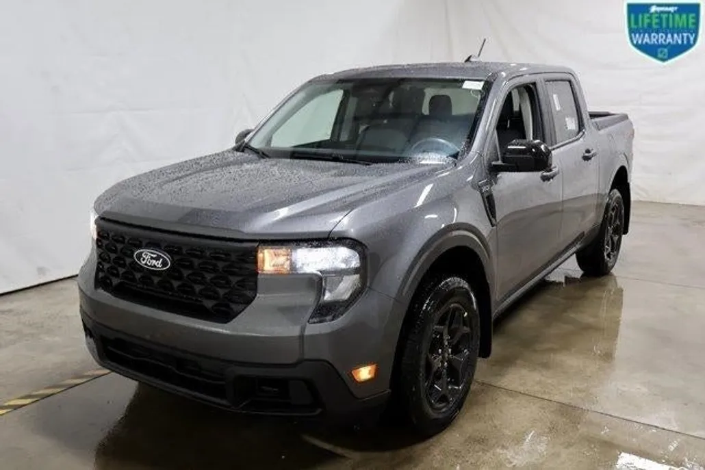2025 Ford Maverick XLT photo 1