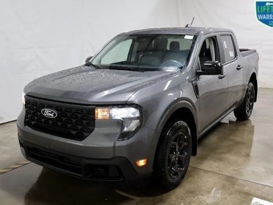 2025 Ford Maverick XLT photo 1