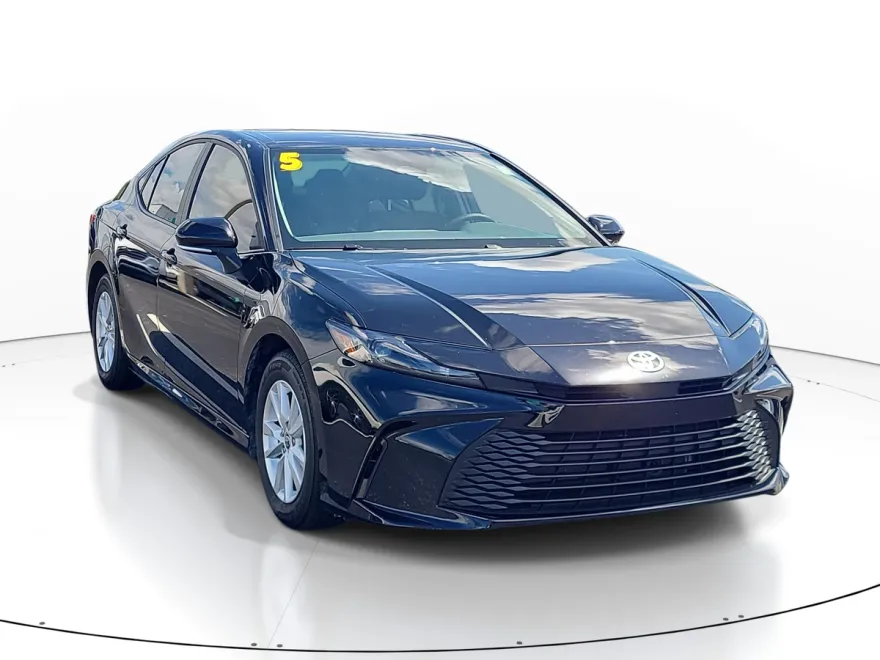 2025 Toyota Camry LE photo 1