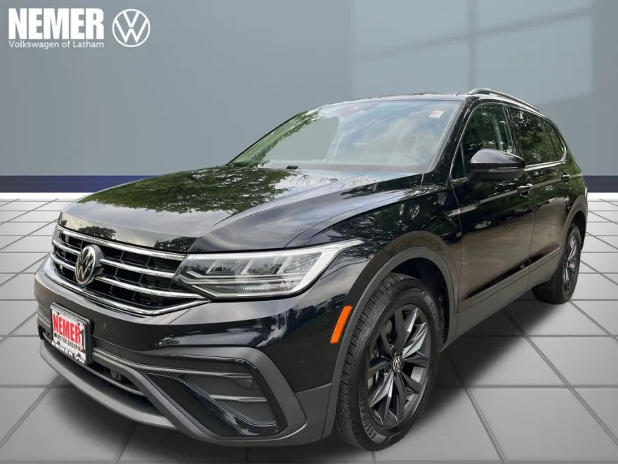 2022 Volkswagen Tiguan SE photo 1