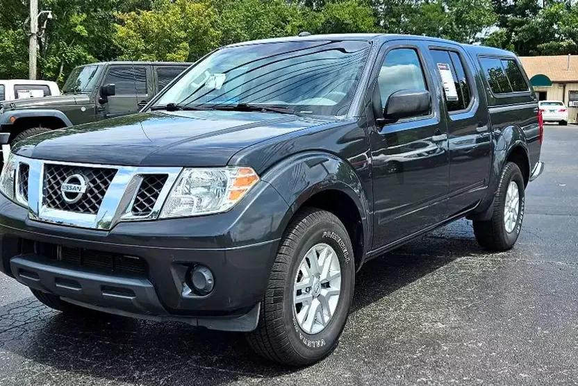 2014 Nissan Frontier Crew Cab SV photo 1