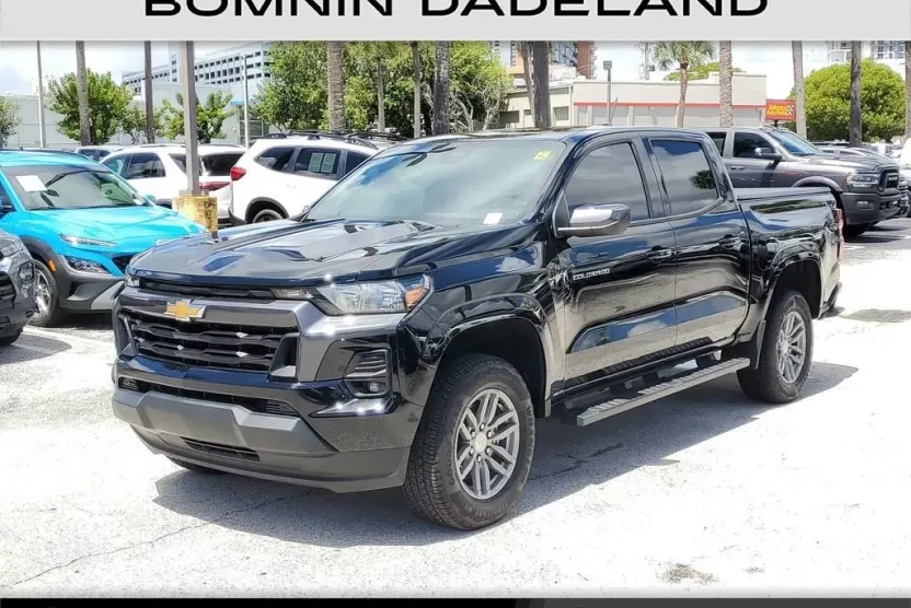 2023 Chevrolet Colorado LT photo 1