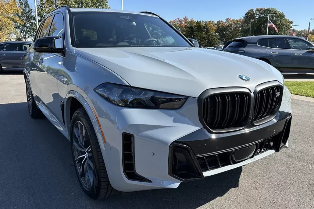 2025 Bmw X5 M60i photo 1