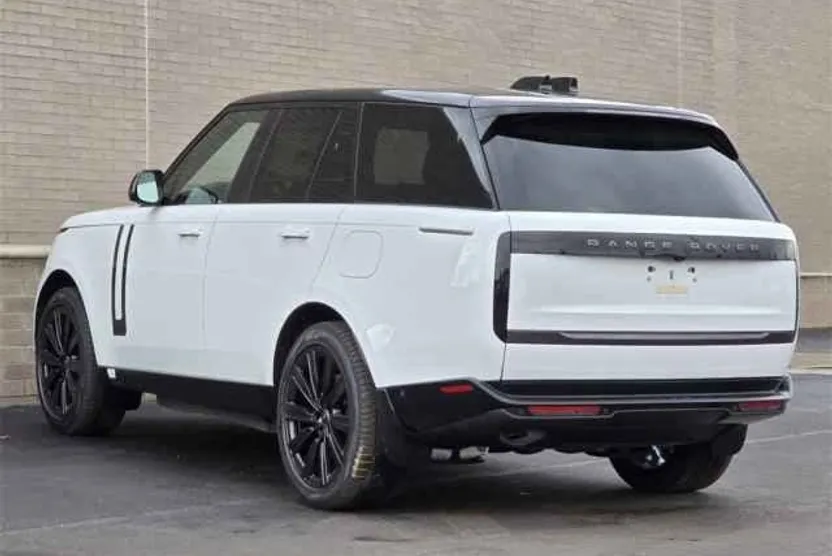 2025 Land Rover Range Rover SE photo 1