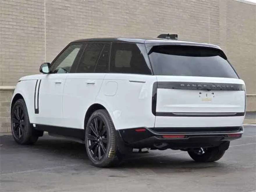 2025 Land Rover Range Rover SE photo 1
