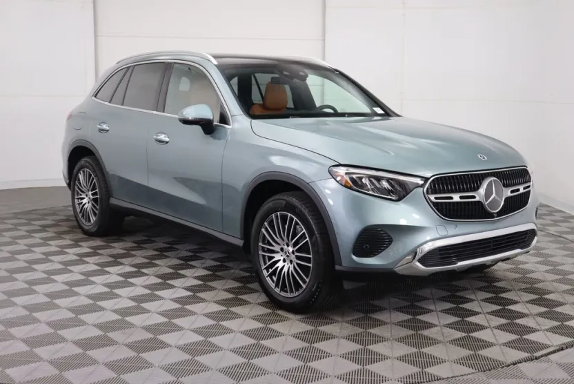 2026 Mercedes Benz GLC 300 4MATIC photo 1