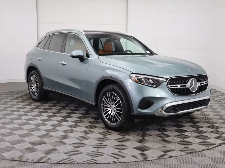 2026 Mercedes Benz GLC 300 4MATIC photo 1