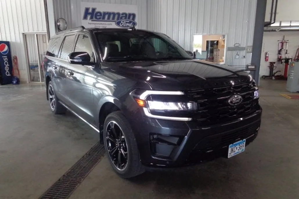 2022 Ford Expedition MAX Limited photo 1