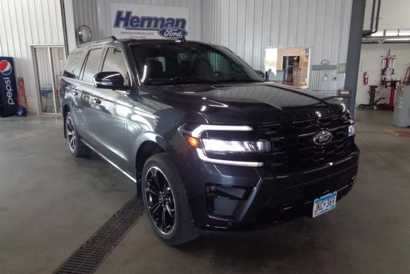 2022 Ford Expedition MAX Limited photo 1