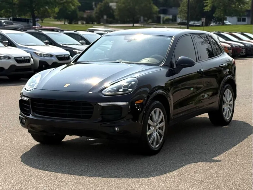 2017 Porsche Cayenne Platinum Edition photo 1