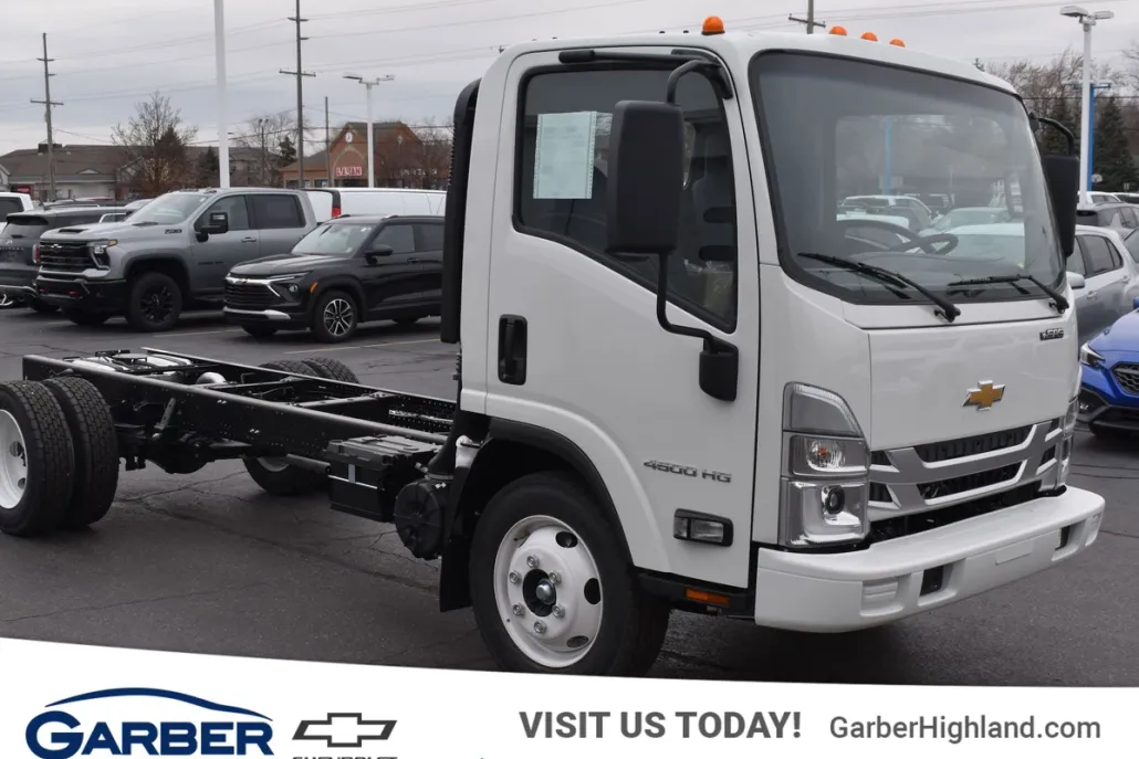2025 Chevrolet Silverado 4500HD photo 1