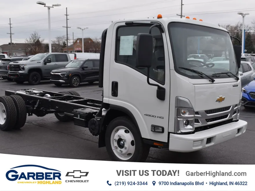 2025 Chevrolet Silverado 4500HD photo 1
