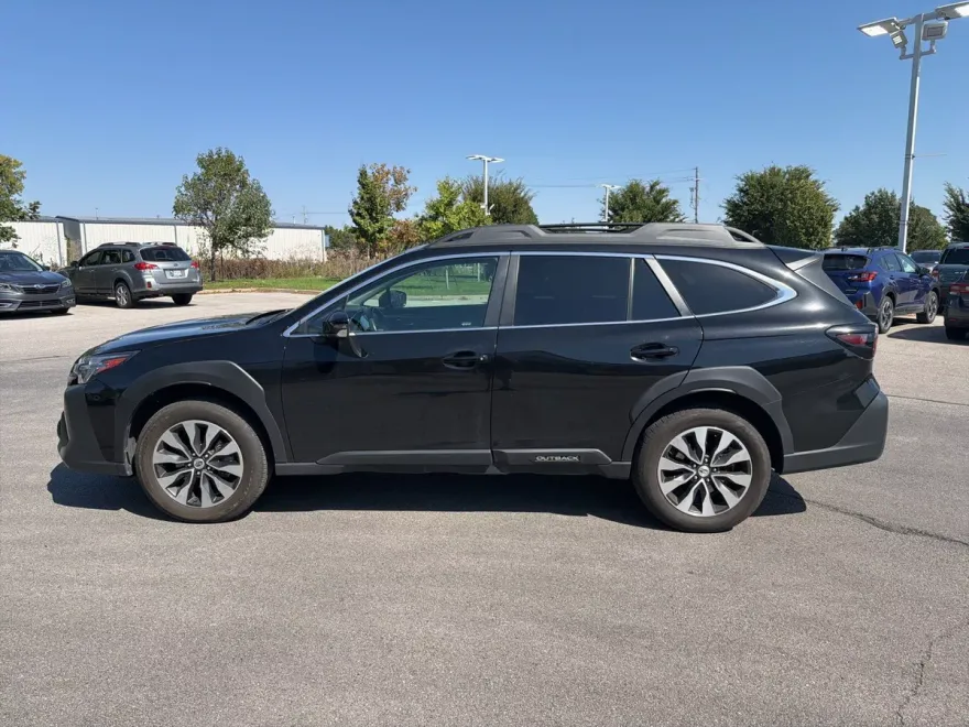 2023 Subaru Outback Limited photo 1