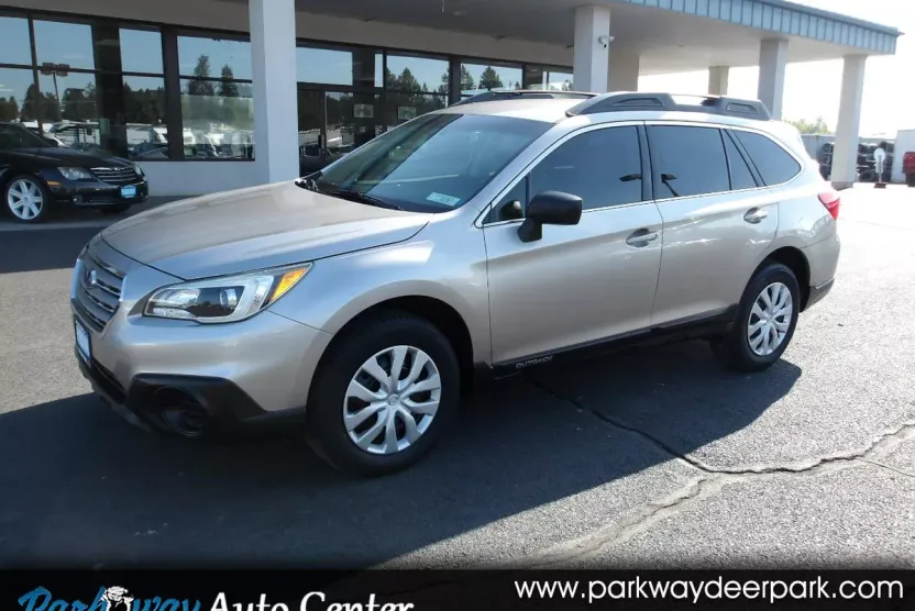 2015 Subaru Outback 2.5i photo 1