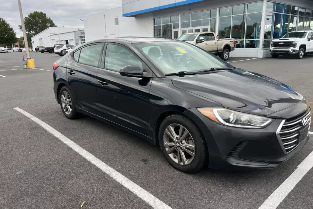 2017 Hyundai Elantra SE photo 1