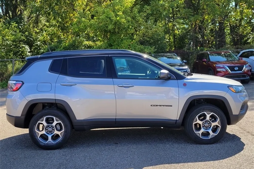 2022 Jeep Compass Trailhawk photo 1