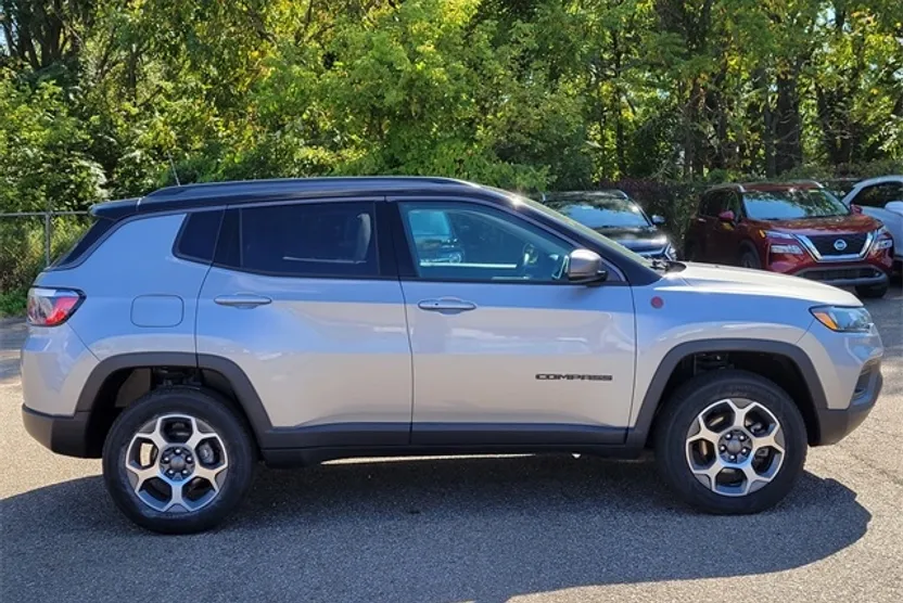 2022 Jeep Compass Trailhawk photo 1