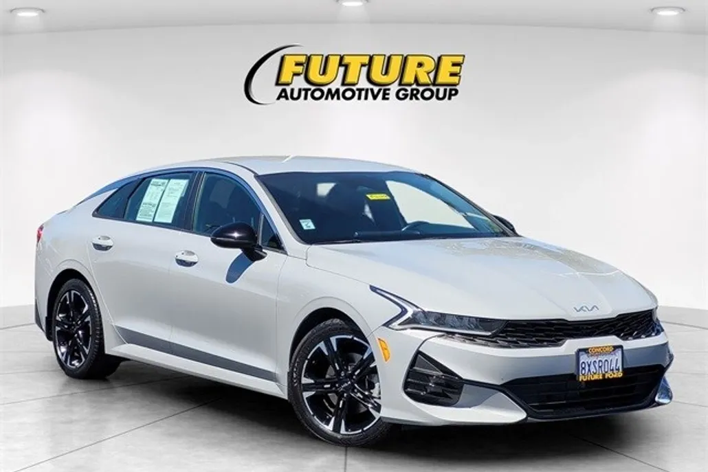 2022 Kia K5 GT-Line photo 1