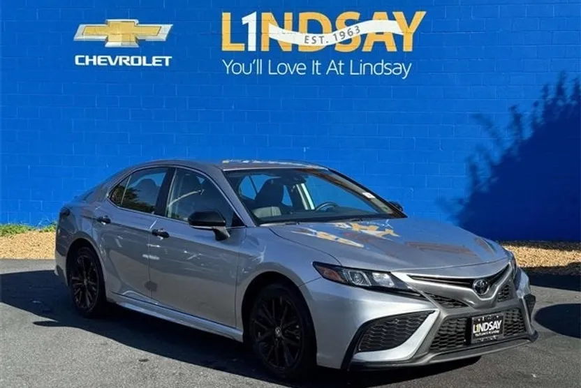 2024 Toyota Camry SE photo 1