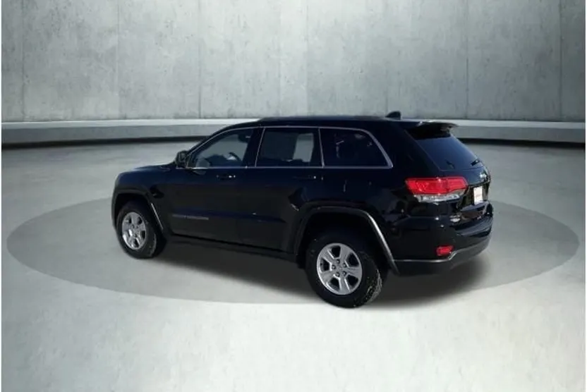 2017 Jeep Grand Cherokee Laredo photo 1