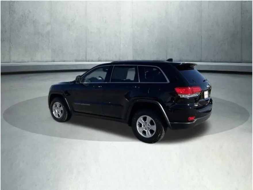 2017 Jeep Grand Cherokee Laredo photo 1