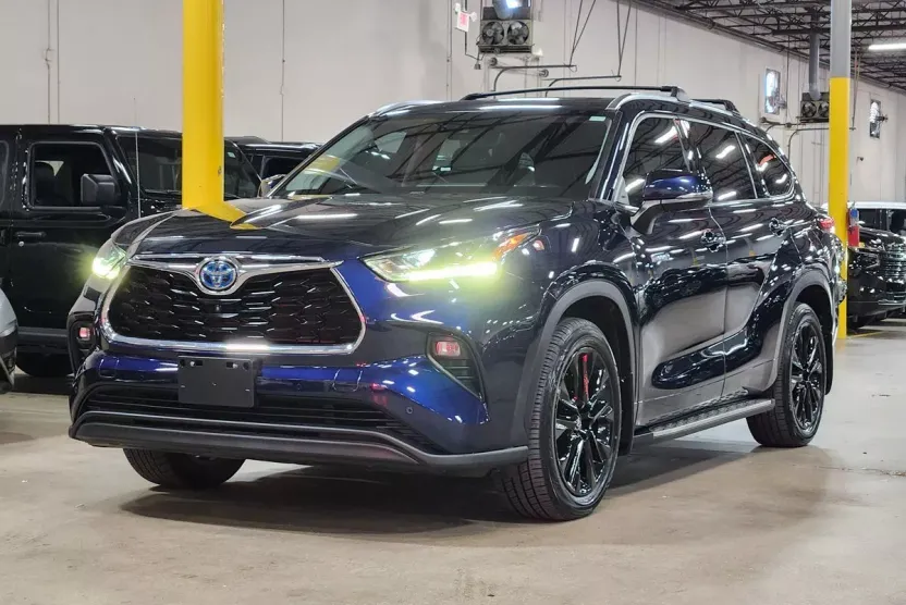 2021 Toyota Highlander Hybrid Limited photo 1