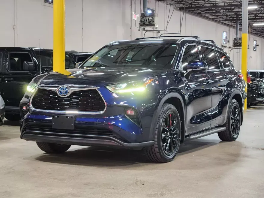 2021 Toyota Highlander Hybrid Limited photo 1