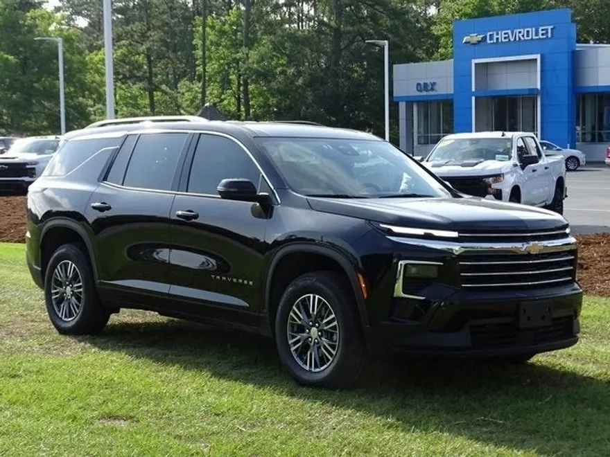 2025 Chevrolet Traverse 1LT photo 1