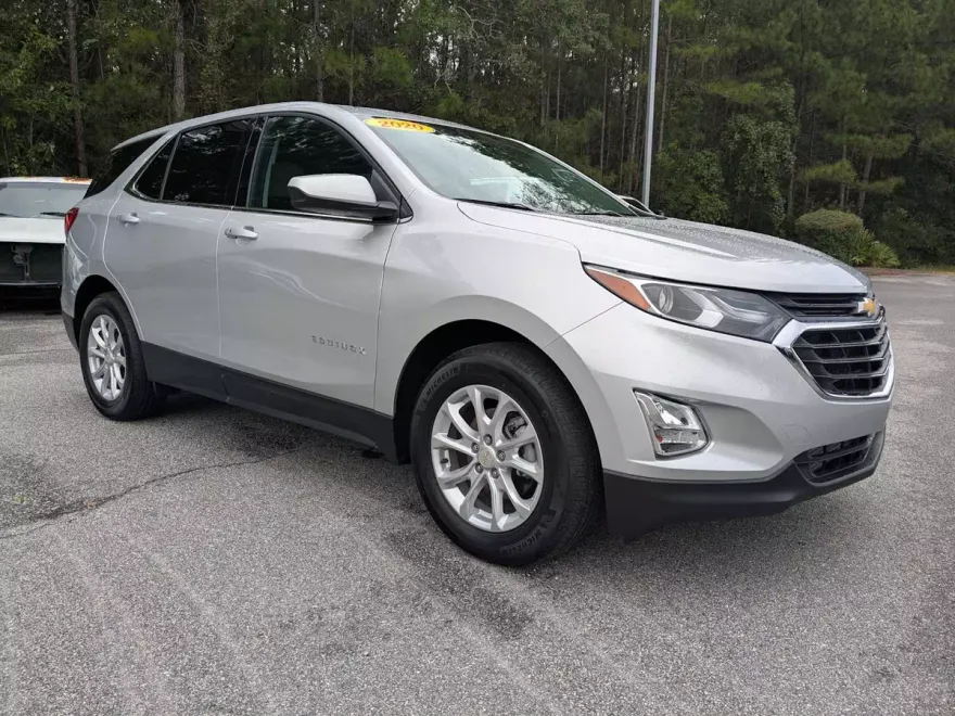 2020 Chevrolet Equinox LT photo 1
