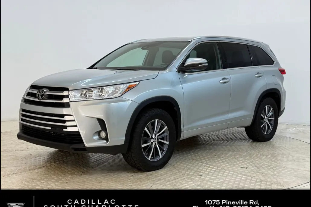 2018 Toyota Highlander SE photo 1