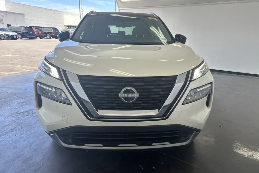 2023 Nissan Rogue SL photo 1