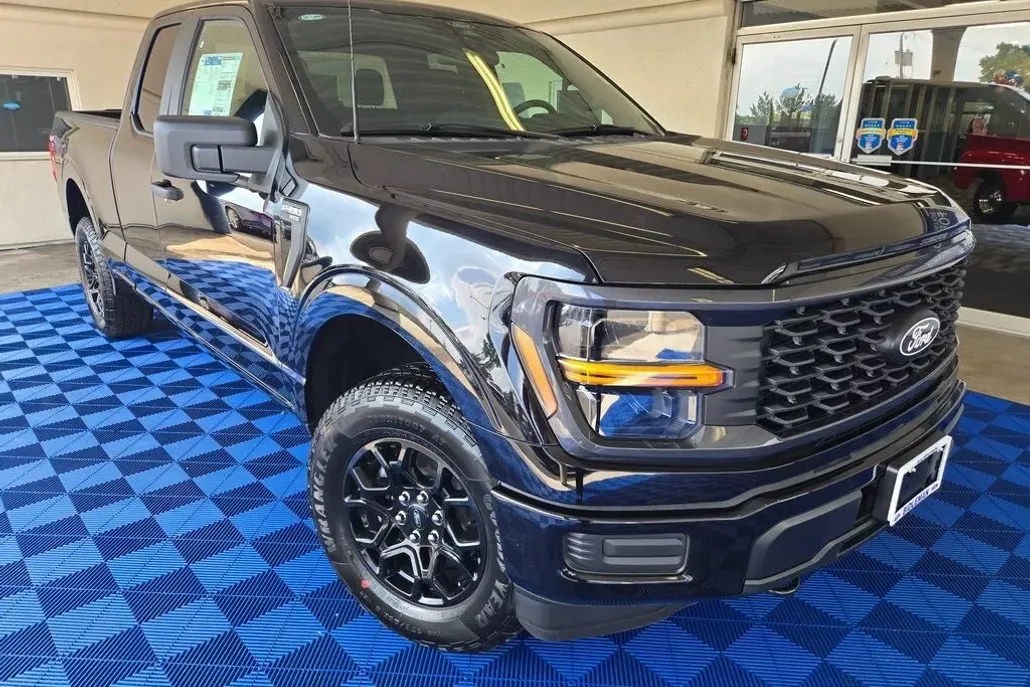 2025 Ford F-150 STX photo 1