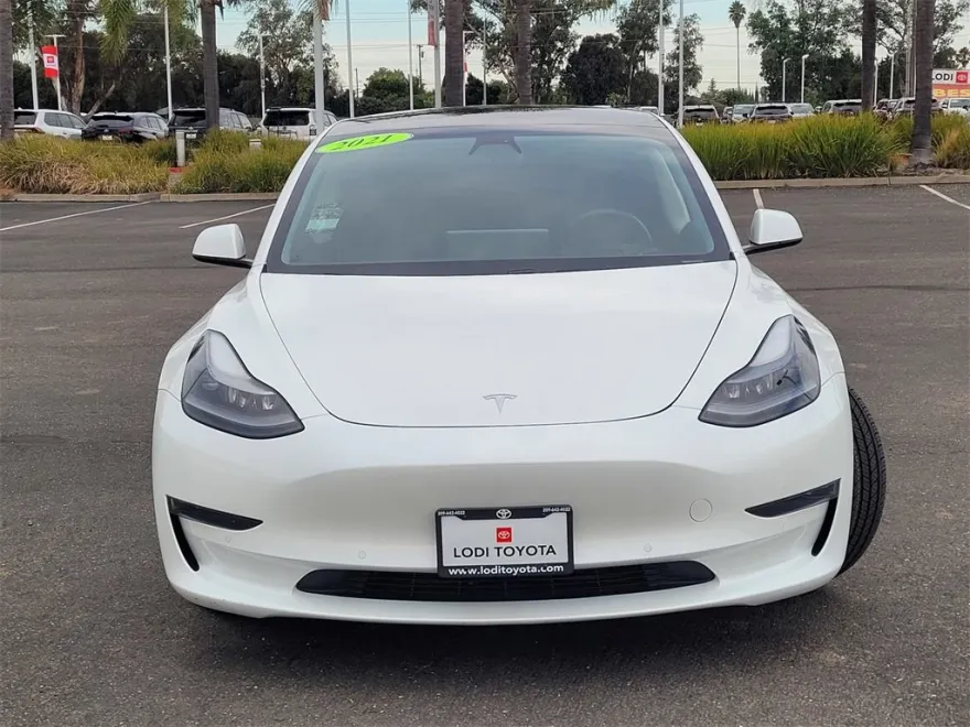 2021 Tesla Model 3 Standard Range Plus photo 1