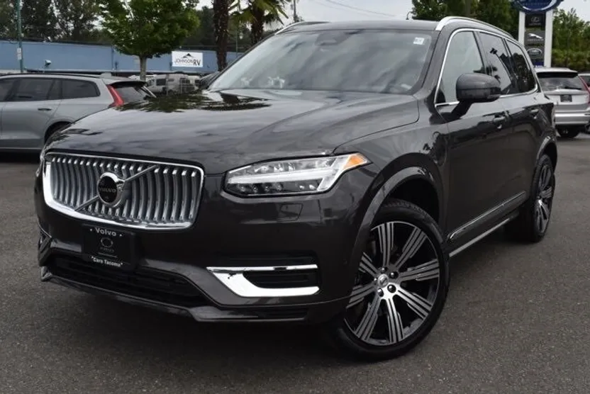 2025 Volvo XC90 T8 Plus photo 1