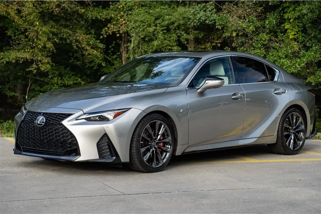 2022 Lexus IS 350 photo 1