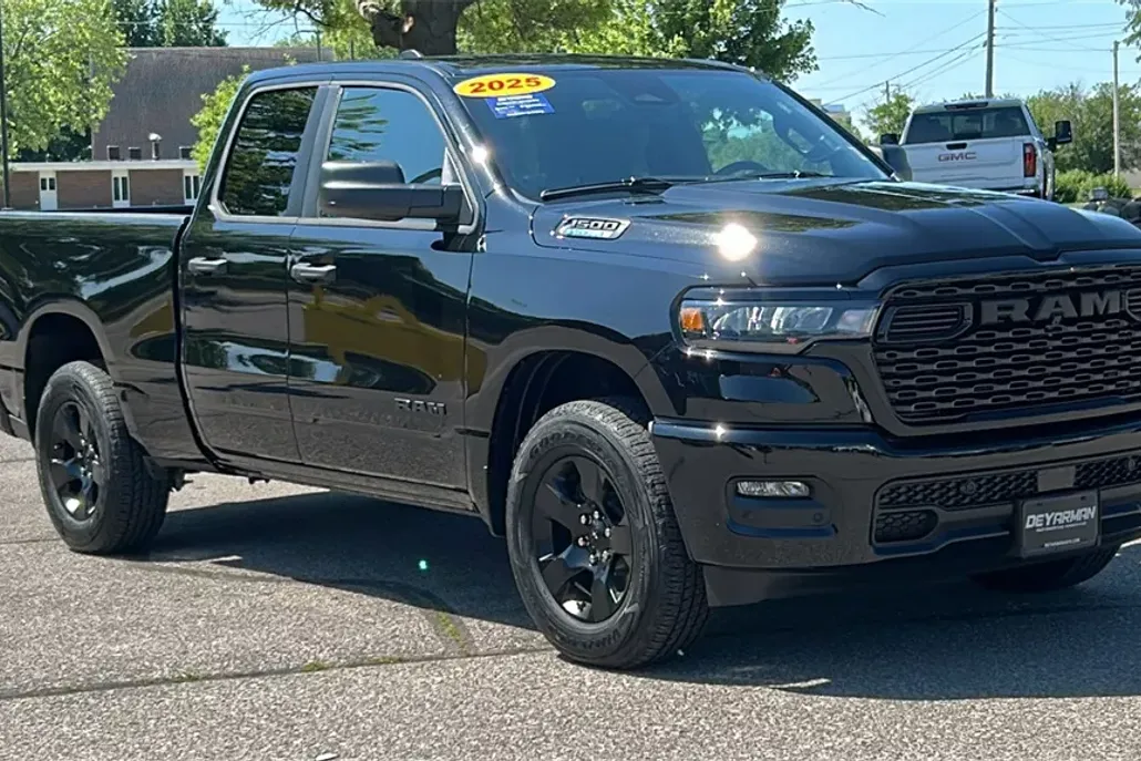 2025 Ram 1500 Tradesman photo 1
