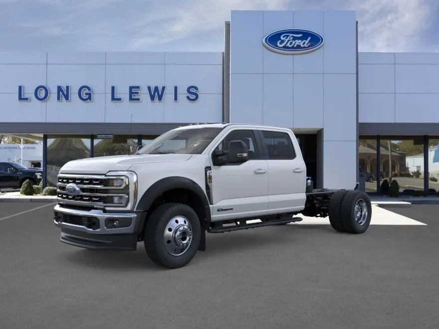 2025 Ford F-550 photo 1