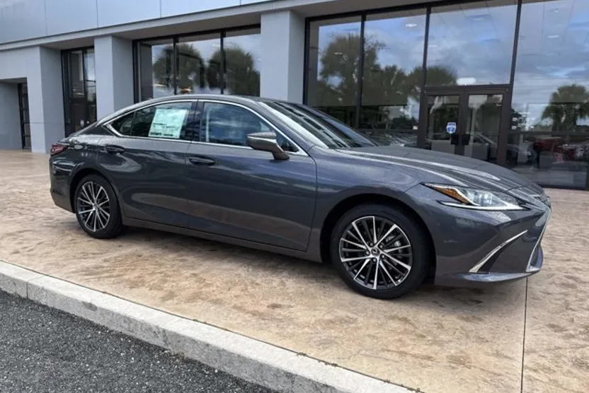 2025 Lexus ES 350 photo 1