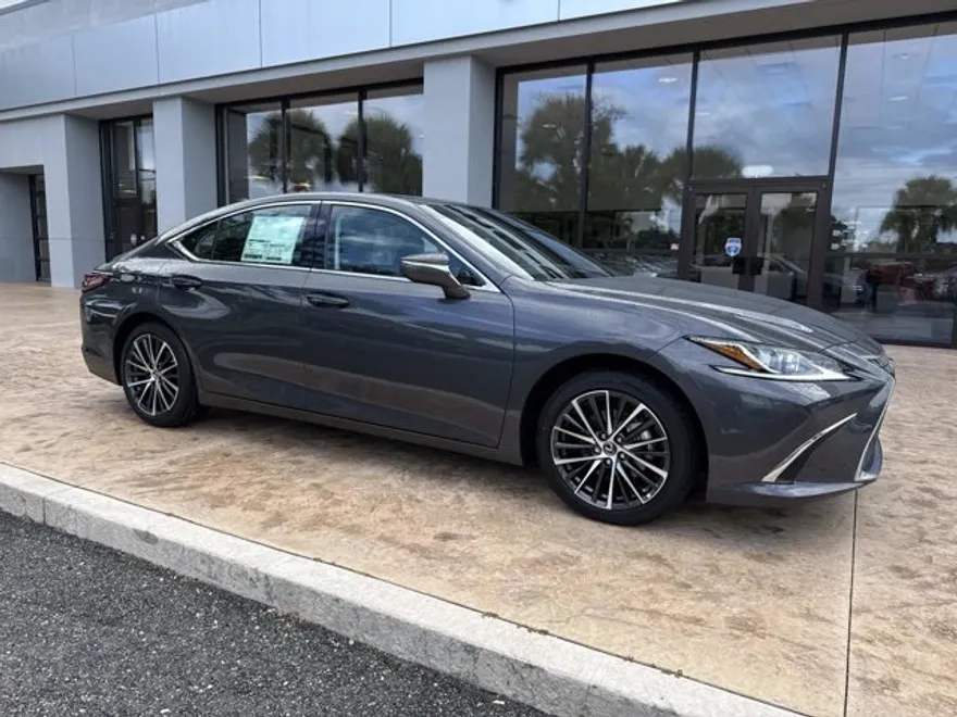 2025 Lexus ES 350 photo 1