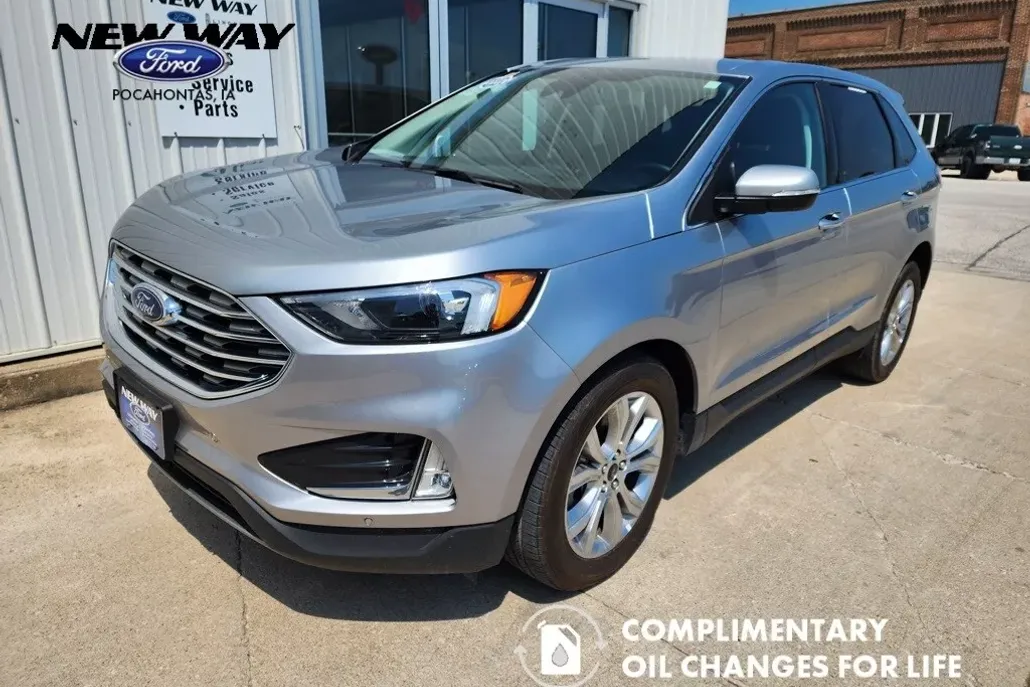 2024 Ford Edge Titanium photo 1