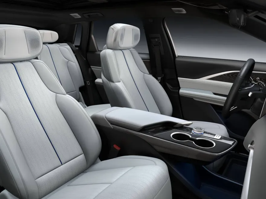 2026 Cadillac Lyriq Luxury photo 9