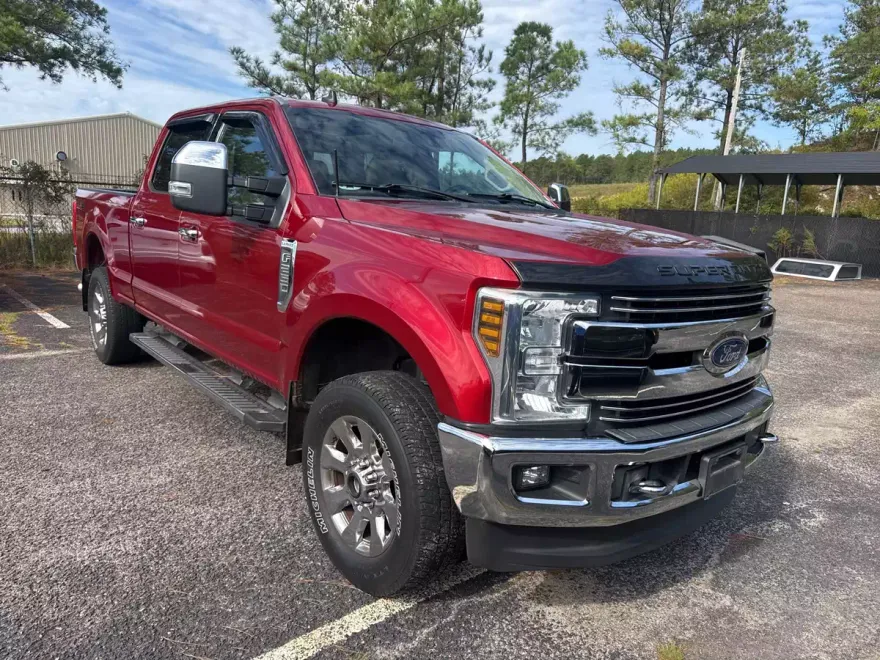 2019 Ford F-250 Lariat photo 1