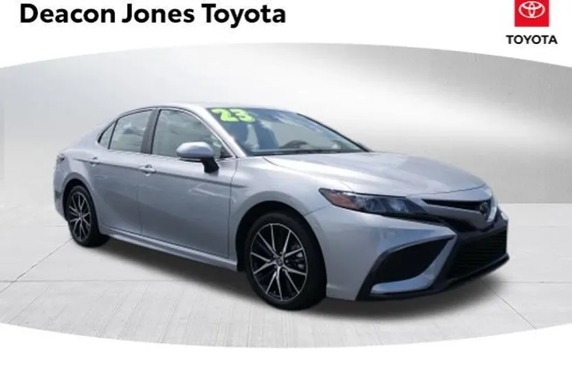 2023 Toyota Camry SE photo 1
