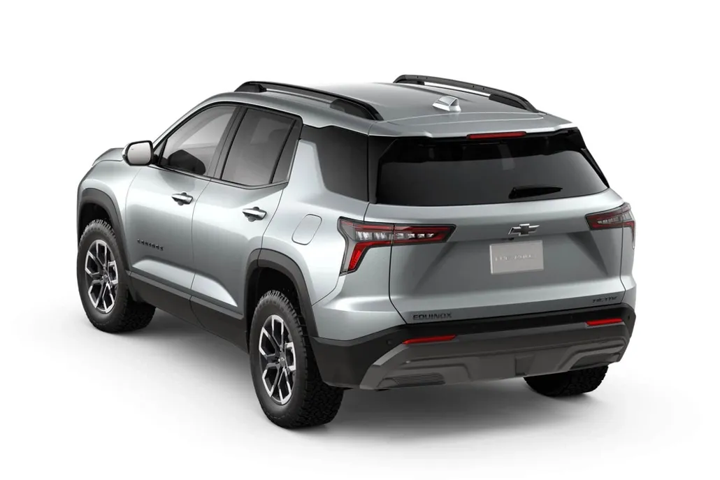 2026 Chevrolet Equinox ACTIV photo 1
