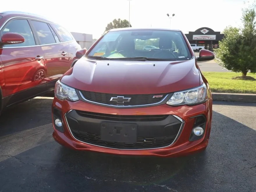 2020 Chevrolet Sonic LT photo 1