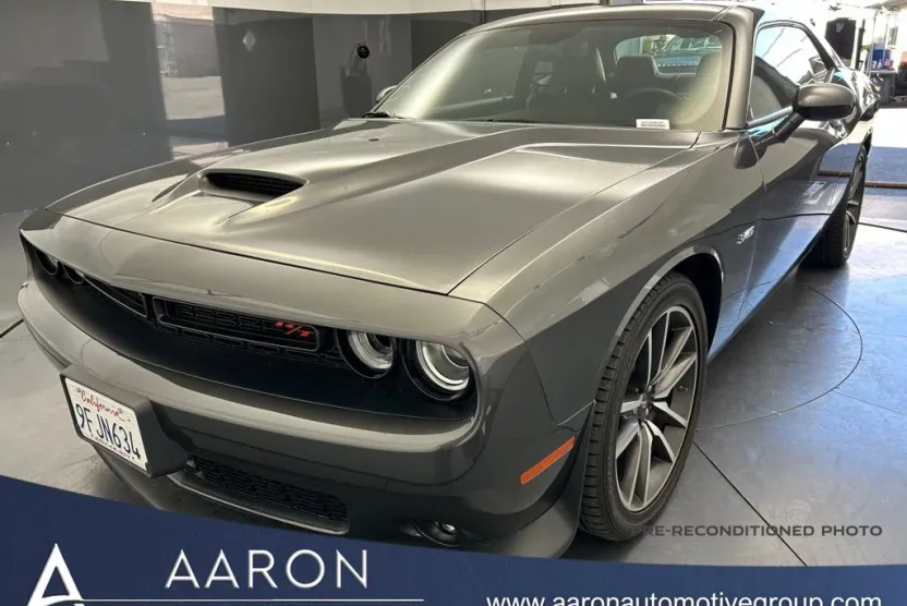 2023 Dodge Challenger R/T Plus photo 1