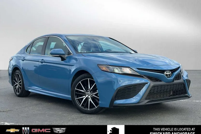 2024 Toyota Camry SE photo 1
