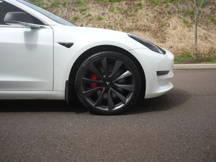 2020 Tesla Model 3 Performance photo 11
