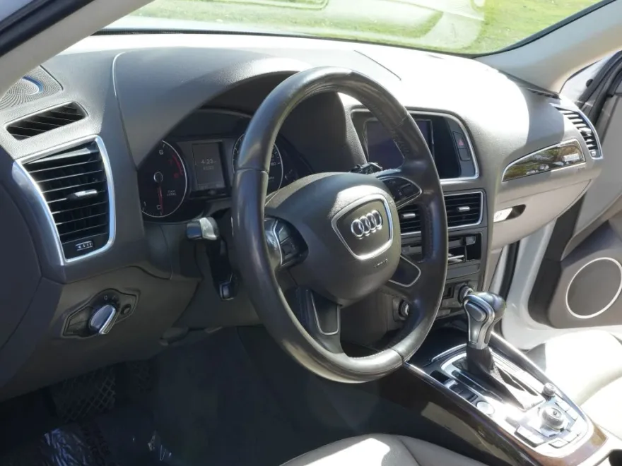 2016 Audi Q5 2.0T Premium Plus photo 1